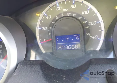 2010 Honda Fit Sport z USA, uszkodzony, nr VIN JHMGE8H42AS009177